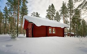 Mökki Jerisjärven rannalla